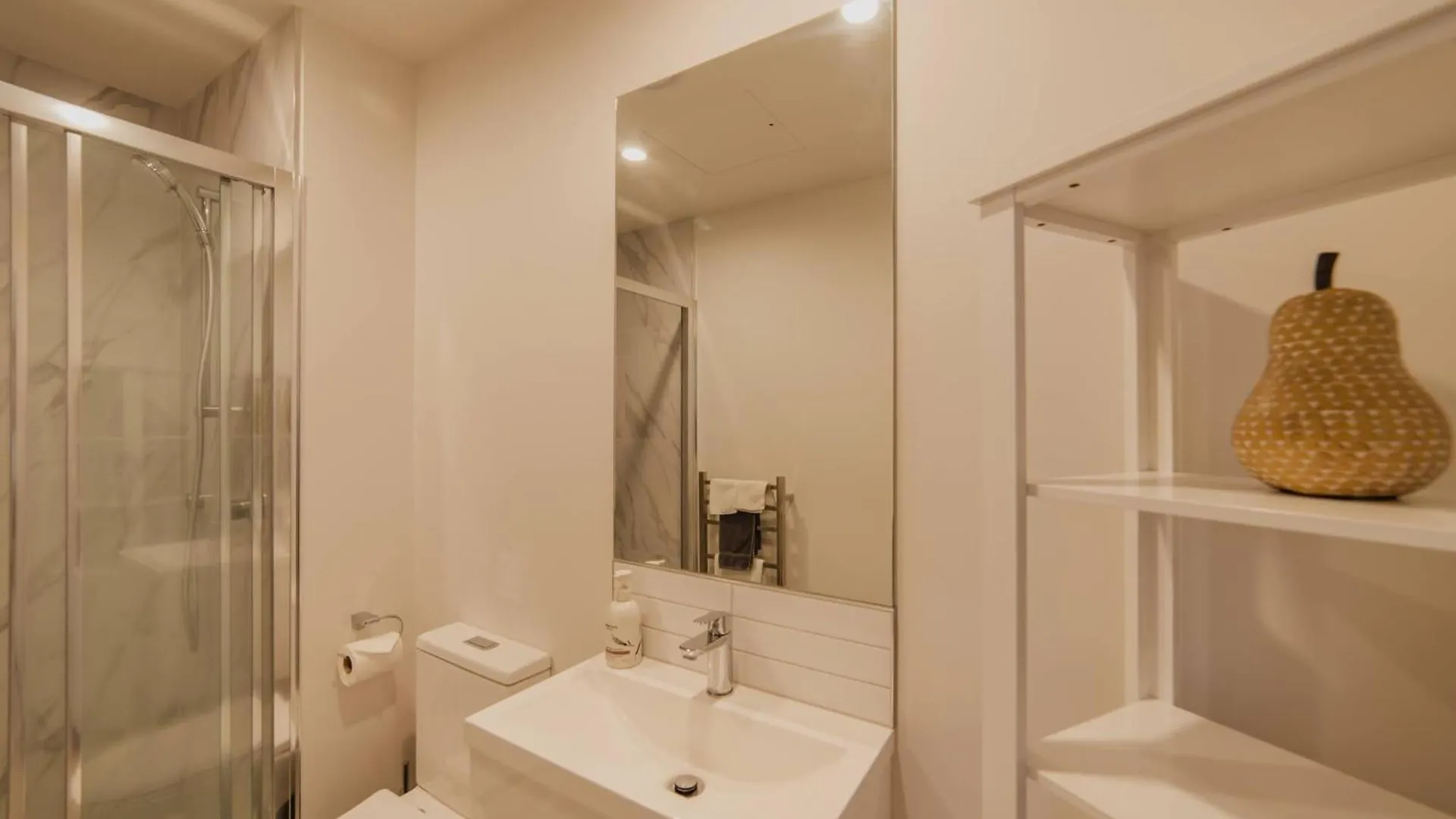 Central 1Br Apt - Balcony Kitchen & Bath Christchurch