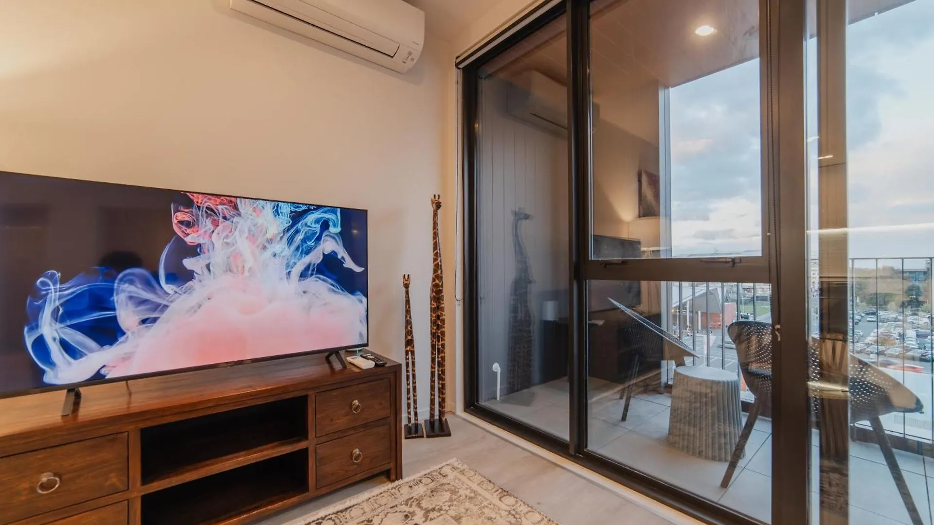 Central 1Br Apt - Balcony Kitchen & Bath Christchurch
