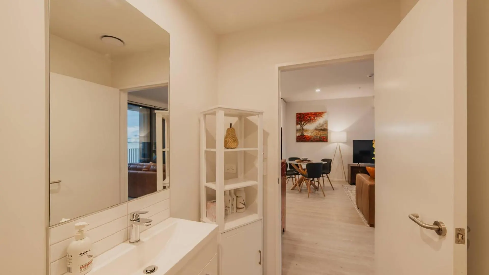 Apartment Central 1Br Apt - Balcony Kitchen & Bath Christchurch New Zealand