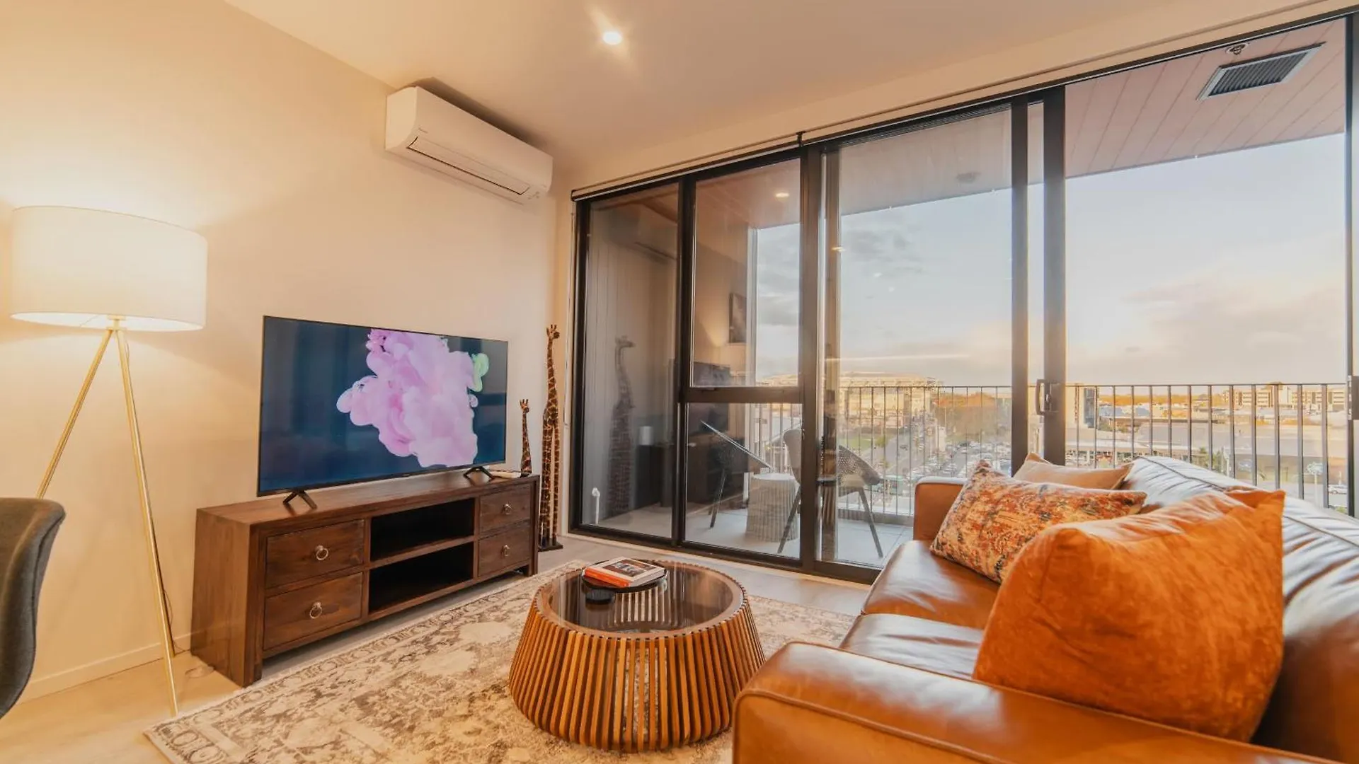 Apartment Central 1Br Apt - Balcony Kitchen & Bath Christchurch