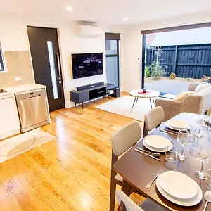 2 Bed Paradise Near Hagley Park Christchurch
